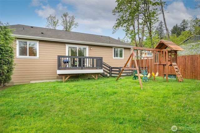 7063 E Nightingale Street, Port Orchard, WA 98366