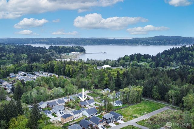 7063 E Nightingale Street, Port Orchard, WA 98366