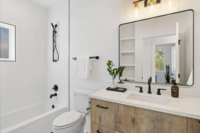 4601 Hank Ave 3, Austin, TX 78745