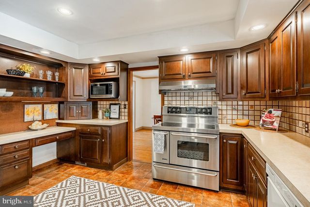 303 GREENHILL RD, Willow Grove, PA 19090