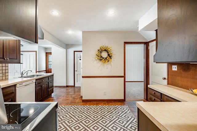 303 GREENHILL RD, Willow Grove, PA 19090