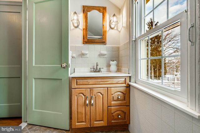 303 GREENHILL RD, Willow Grove, PA 19090