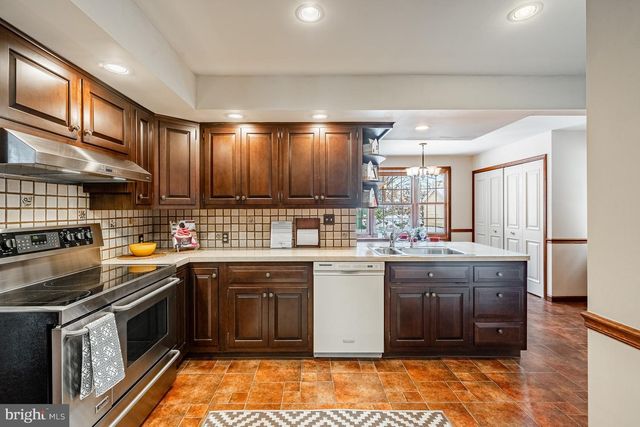 303 GREENHILL RD, Willow Grove, PA 19090