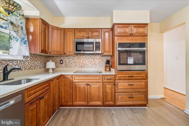 5309 ACORN DR, Temple Hills, MD 20748