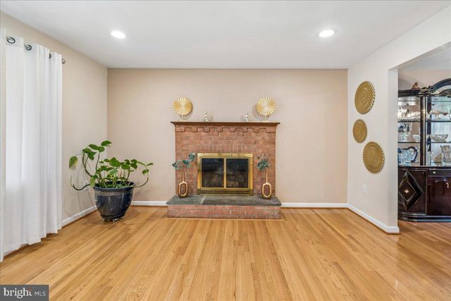 5309 ACORN DR, Temple Hills, MD 20748