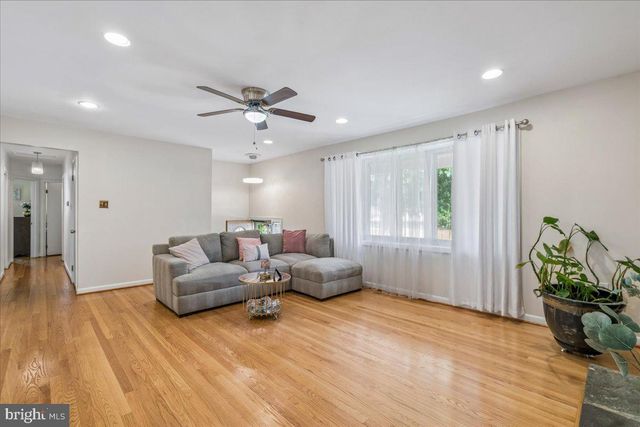 5309 ACORN DR, Temple Hills, MD 20748