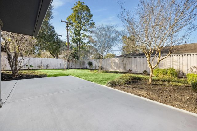 11126 Atwell Drive, Houston, TX 77096