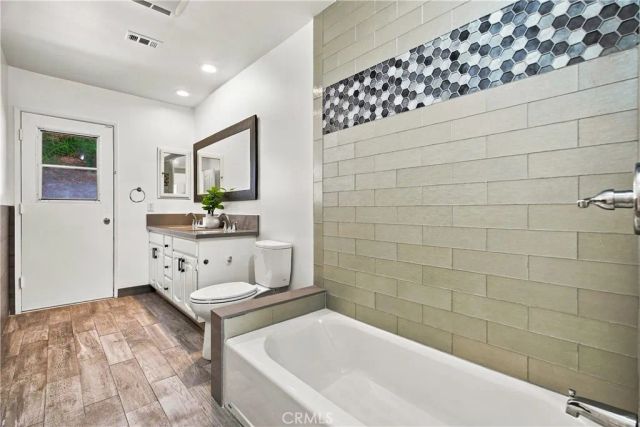 5777 Valerie Avenue, Woodland Hills, CA 91367
