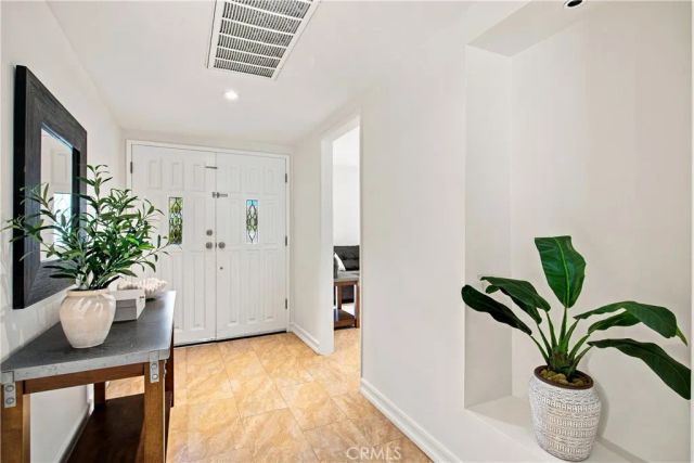 5777 Valerie Avenue, Woodland Hills, CA 91367