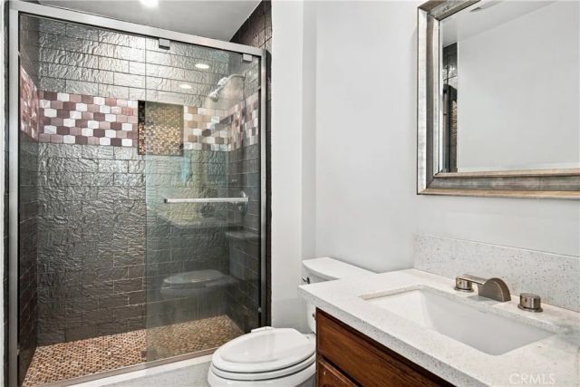 5777 Valerie Avenue, Woodland Hills, CA 91367