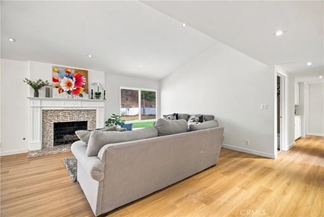 5777 Valerie Avenue, Woodland Hills, CA 91367