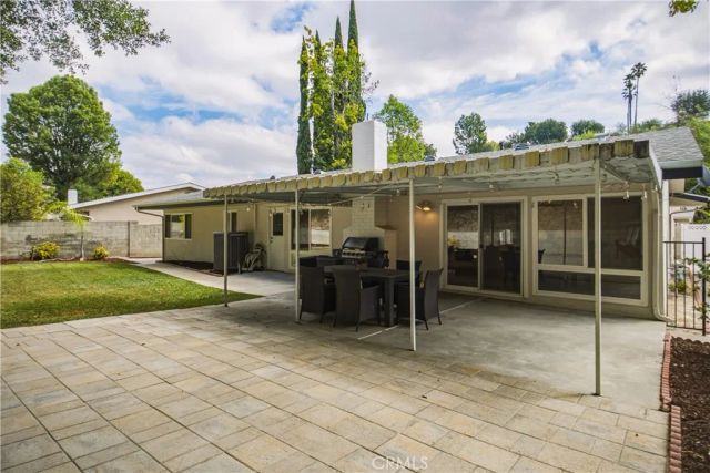 5777 Valerie Avenue, Woodland Hills, CA 91367