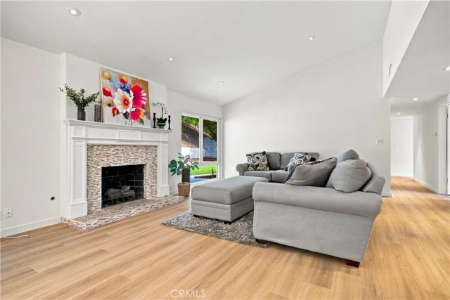 5777 Valerie Avenue, Woodland Hills, CA 91367