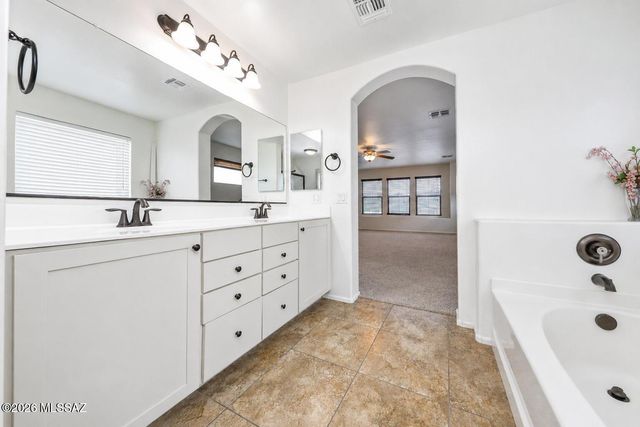 13416 N Piemonte Way, Oro Valley, AZ 85737
