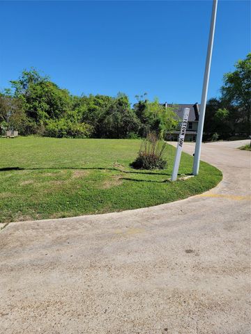 106 Capetown Way, Conroe, TX 77356