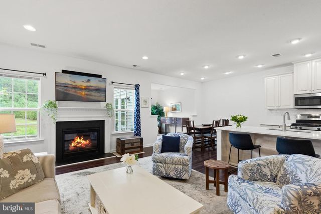18 THORNTON DR, Ocean View, DE 19970