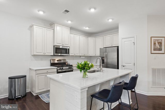 18 THORNTON DR, Ocean View, DE 19970