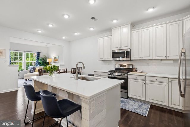 18 THORNTON DR, Ocean View, DE 19970