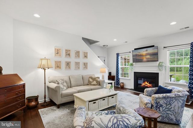 18 THORNTON DR, Ocean View, DE 19970