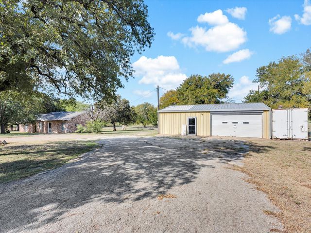 6697 S Fm 730, Azle, TX 76020