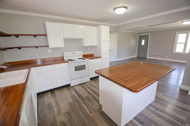 479 E Covered Bridge Road, Attica, IN 47918