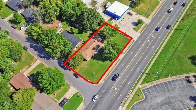 1100 E Huntsville Avenue, Springdale, AR 72764