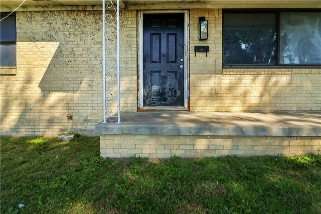 1100 E Huntsville Avenue, Springdale, AR 72764