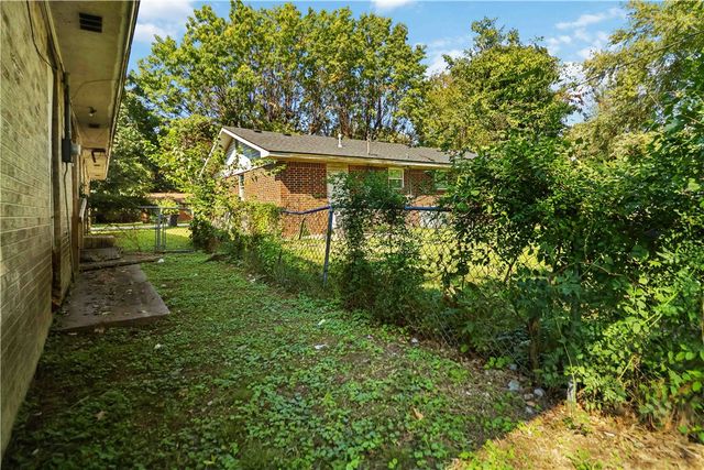 1100 E Huntsville Avenue, Springdale, AR 72764