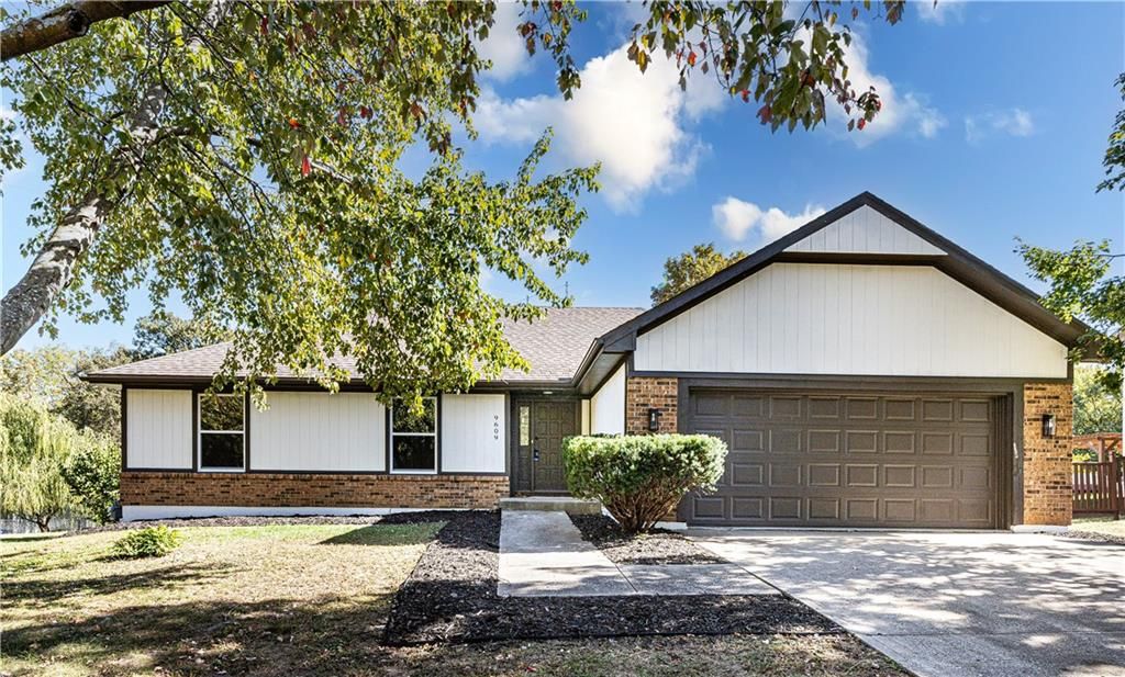 9609 W 83rd Terrace, Overland Park, KS 66212