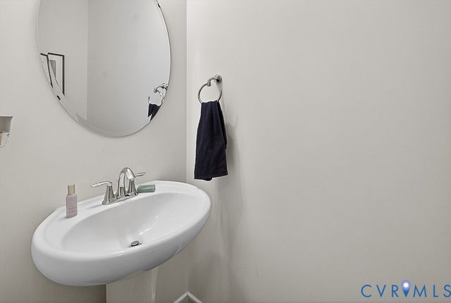 18517 Palisades Rdg, Moseley, VA 23120