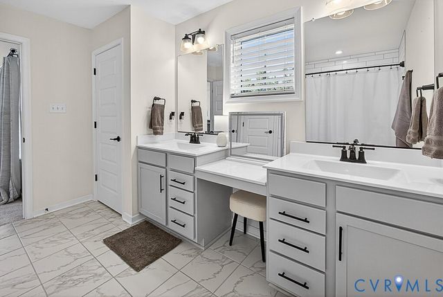 18517 Palisades Rdg, Moseley, VA 23120