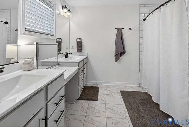 18517 Palisades Rdg, Moseley, VA 23120