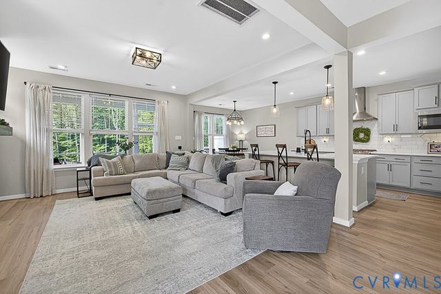 18517 Palisades Rdg, Moseley, VA 23120
