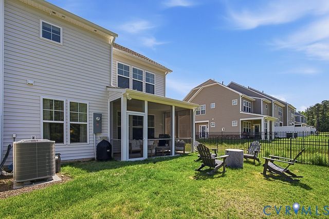 18517 Palisades Rdg, Moseley, VA 23120