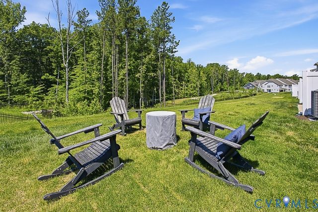 18517 Palisades Rdg, Moseley, VA 23120