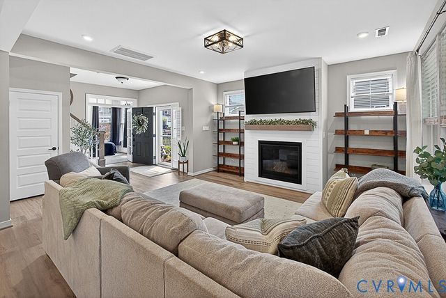 18517 Palisades Rdg, Moseley, VA 23120
