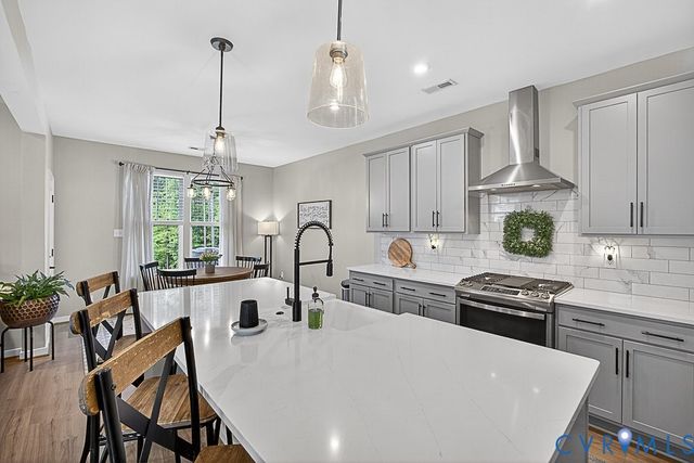 18517 Palisades Rdg, Moseley, VA 23120