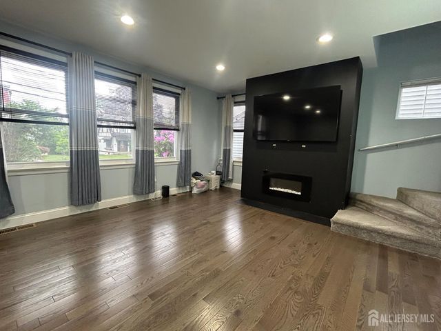 190 Green Street, Woodbridge Proper, NJ 07095