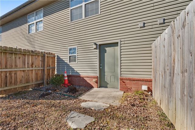 1428 W Netherland 1-2, Fayetteville, AR 72701