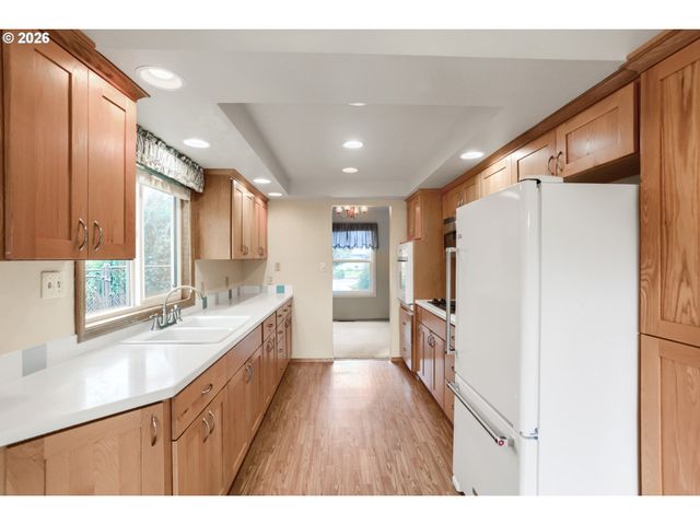 826 Ne HOOD St, Hillsboro, OR 97124