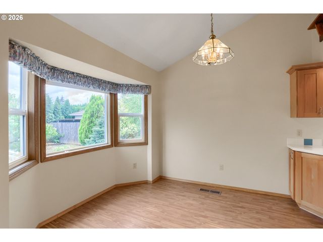 826 Ne HOOD St, Hillsboro, OR 97124