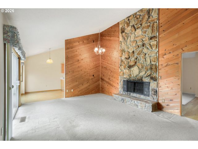 826 Ne HOOD St, Hillsboro, OR 97124