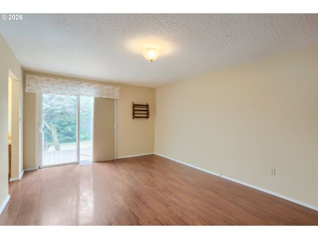 826 Ne HOOD St, Hillsboro, OR 97124
