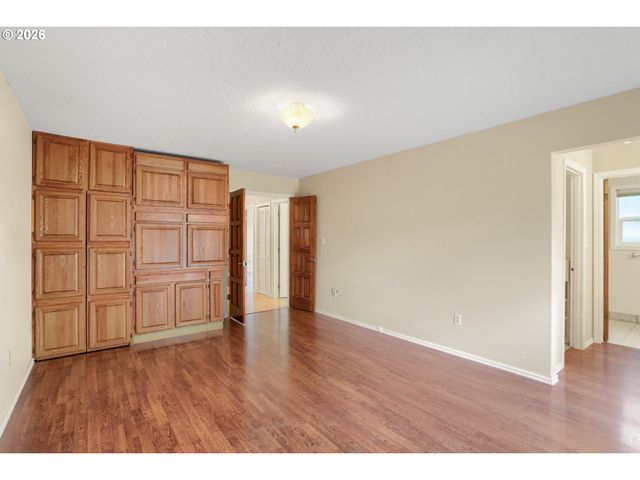 826 Ne HOOD St, Hillsboro, OR 97124