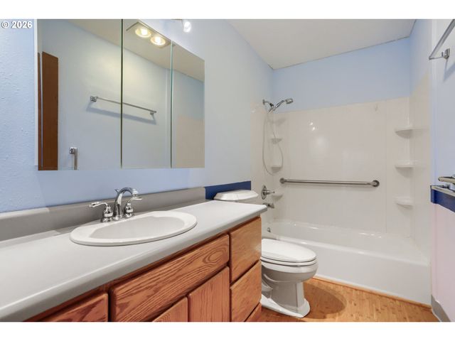 826 Ne HOOD St, Hillsboro, OR 97124