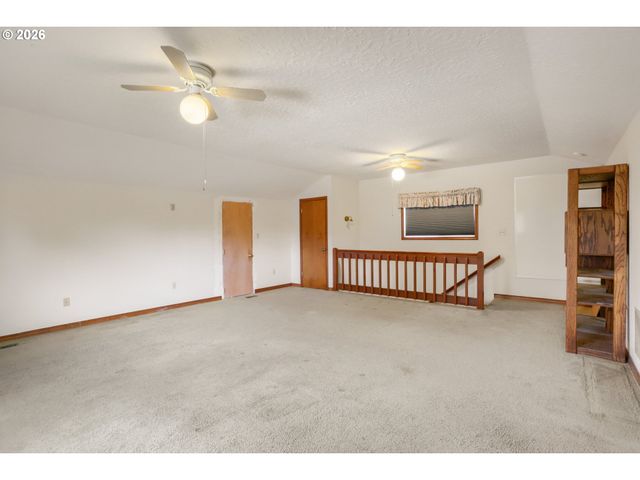 826 Ne HOOD St, Hillsboro, OR 97124