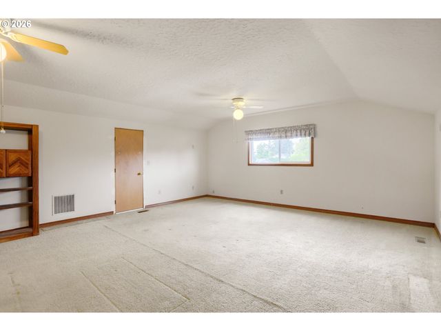 826 Ne HOOD St, Hillsboro, OR 97124