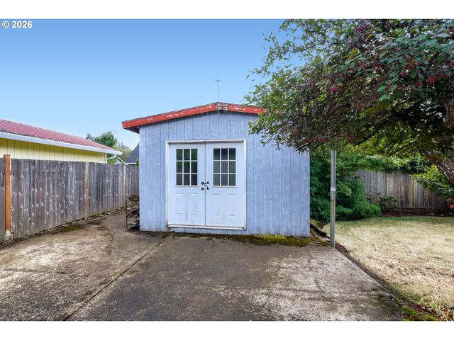 826 Ne HOOD St, Hillsboro, OR 97124