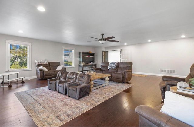 6153 N US Hwy 25, East Bernstadt, KY 40729