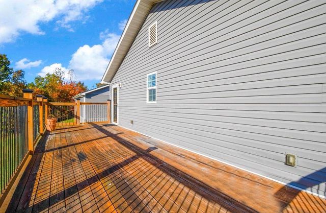 6153 N US Hwy 25, East Bernstadt, KY 40729